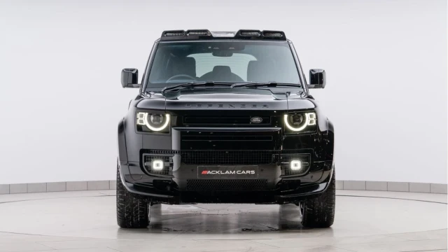 Land Rover Defender (74 Reg) 110 3.0 D350 X-Dynamic HSE (Bespoke) (VAT Q) Image 5
