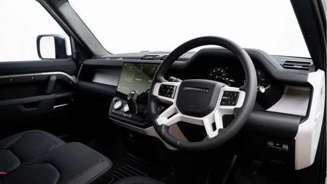 Land Rover Defender (75 Reg) 90 3.0 D250 S Hard Top Commercial (3 Seat) (+VAT) Image 2