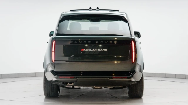 Land Rover Range Rover (75 Reg) 3.0 D300 Edition (Shadow Pack) Image 7