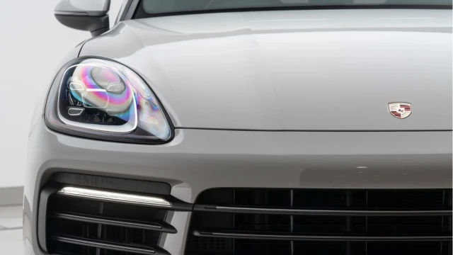 Porsche Cayenne (72 Reg) 3.0 V6 Platinum Edition Image 8