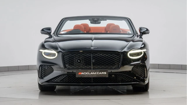 Bentley Continental (25 Reg) GTC 4.0 V8 Black Edition Hybrid Convertible Image 4