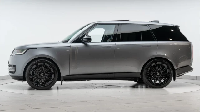 Land Rover Range Rover (73 Reg) 3.0 D350 Autobiography Image 4