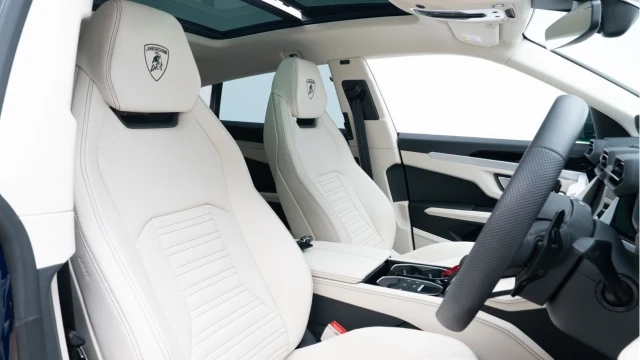 Lamborghini Urus (74 Reg) 4.0 V8 SE (Hybrid) Image 3