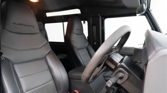 Land Rover Defender 90 (16 Reg) 90 2.2TD Autobiography (Bowler) Image 3