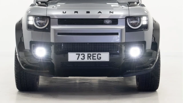 Land Rover Defender (73 Reg) 90 3.0 D250 Hard Top Commercial (URBAN) (+VAT) Image 7