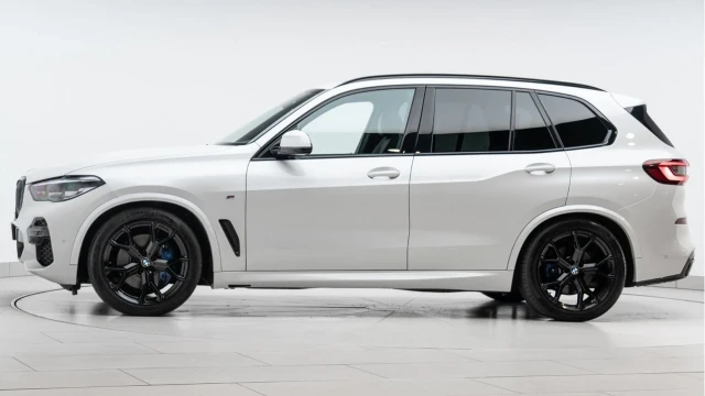 BMW X5 (72 Reg) 3.0 30D M Sport xDrive Image 4