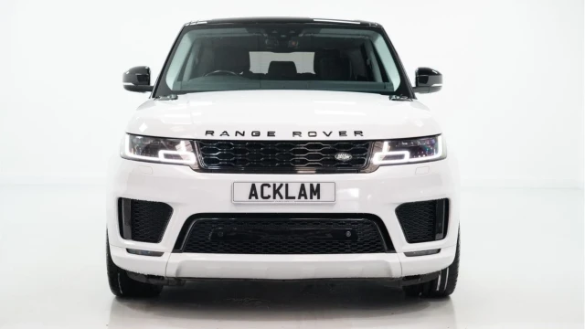 Land Rover Range Rover Sport (20 Reg) 3.0 SDV6 HSE (Black Pack) Image 6