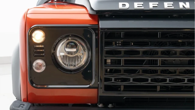 Land Rover Defender 90 (65 Reg) 90 2.2TD Adventure Image 8