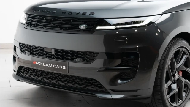 Land Rover Range Rover Sport (73 Reg) 3.0 D300 Dynamic SE (Black Pack) Image 4