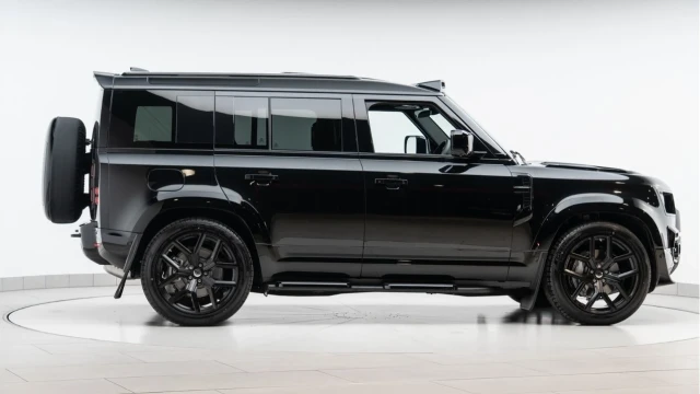 Land Rover Defender (25 Reg) 110 3.0 D350 X-Dynamic SE (6 Seat) (Bespoke) Image 7
