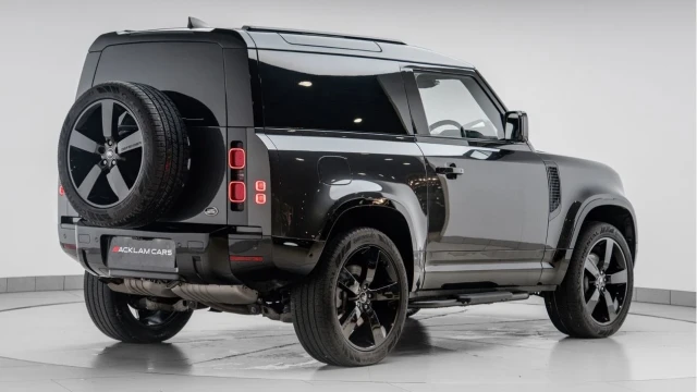 Land Rover Defender (72 Reg) 90 3.0 D250 SE Hard Top Commercial (+VAT) Image 5