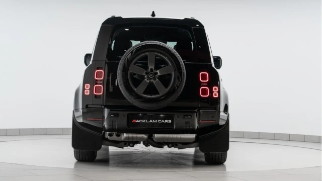 Land Rover Defender (25 Reg) 110 3.0 D350 X-Dynamic HSE (Black Pack) Image 4