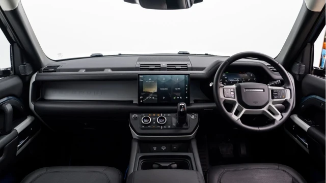 Land Rover Defender (24 Reg) 90 3.0 D250 HSE (Bespoke) Image 2