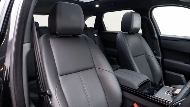Land Rover Range Rover Velar (24 Reg) 2.0 P250 Dynamic SE Image 3