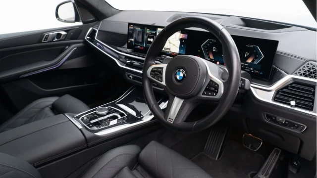 BMW X7 (72 Reg) 3.0 40D M Sport xDrive Image 2