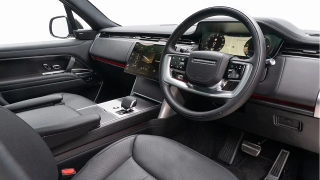 Land Rover Range Rover (74 Reg) 3.0 D350 SE Image 8