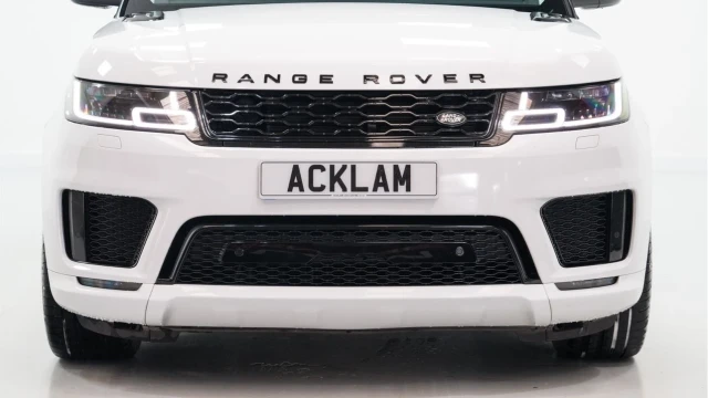 Land Rover Range Rover Sport (20 Reg) 3.0 SDV6 HSE (Black Pack) Image 7