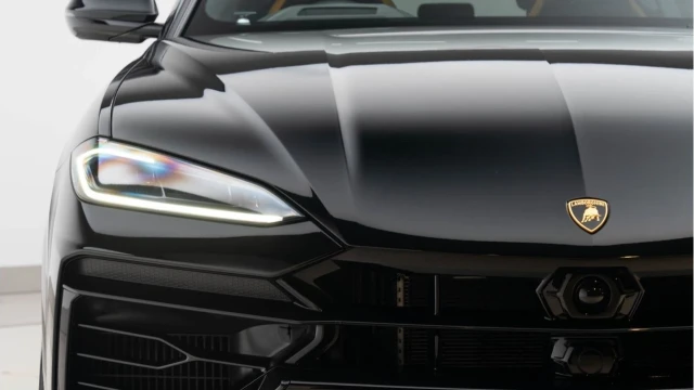 Lamborghini Urus (25 Reg) 4.0 V8 SE Hybrid Image 8