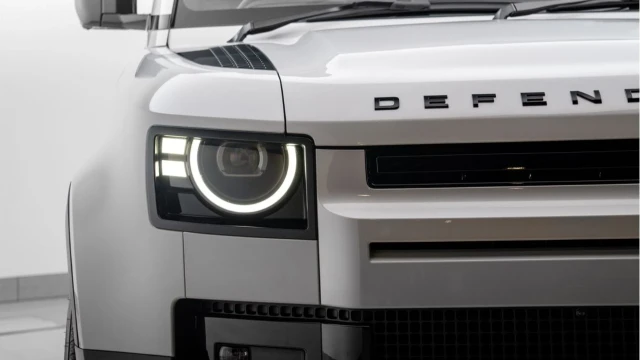 Land Rover Defender (75 Reg) 110 3.0 D250 S (Bespoke) Image 8
