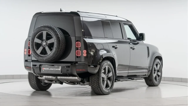 Land Rover Defender (25 Reg) 110 3.0 D350 X-Dynamic HSE Hard Top Commercial (3 Seat) (+VAT) Image 6