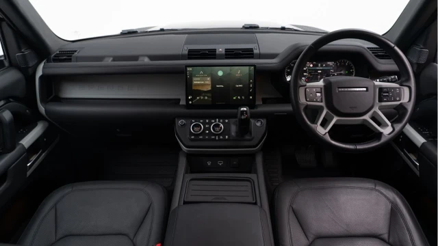 Land Rover Defender (23 Reg) 90 3.0 D250 HSE Image 2