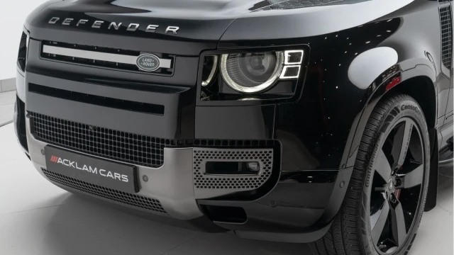Land Rover Defender (21 Reg) 90 3.0 P400 X Image 4
