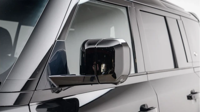 Land Rover Defender (22 Reg) 110 3.0 D250 X-Dynamic S (Black Pack) Image 7