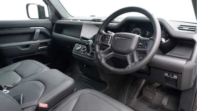 Land Rover Defender (25 Reg) 90 3.0 D350 X-Dynamic HSE Hard Top Commercial (3 Seat) (+VAT) Image 2