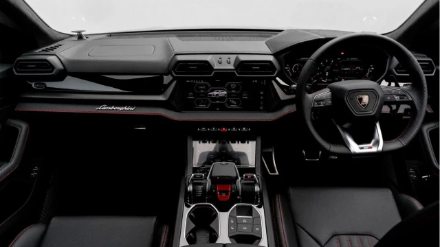 Lamborghini Urus (25 Reg) 4.0 V8 SE Hybrid Image 2
