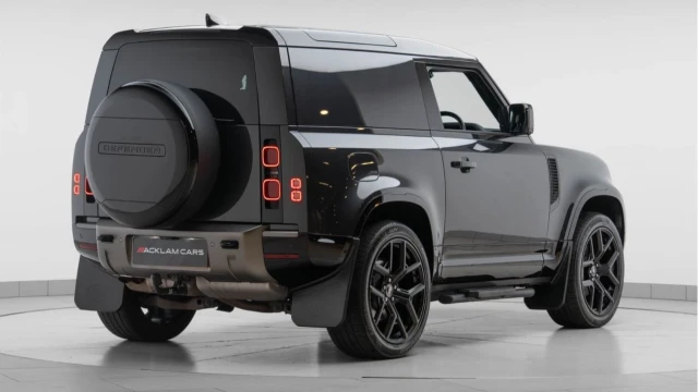 Land Rover Defender (24 Reg) 90 3.0 D300 X-Dynamic HSE Hard Top (6 Seat) (+VAT) Image 8