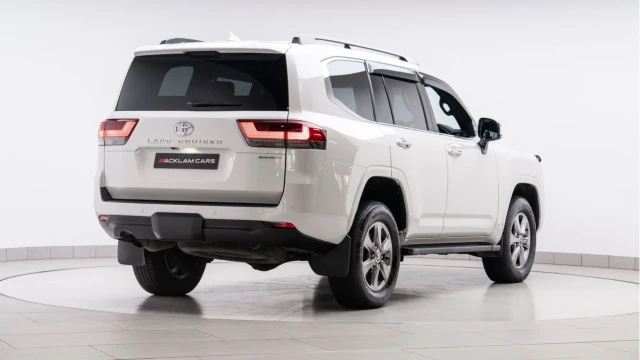 Toyota Land Cruiser (24 Reg) 3.3D V6 Sahara (7 Seat) (VAT Q) Image 5