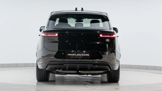 Land Rover Range Rover Sport (23 Reg) 3.0 D300 Dynamic SE (Black Pack) Image 5