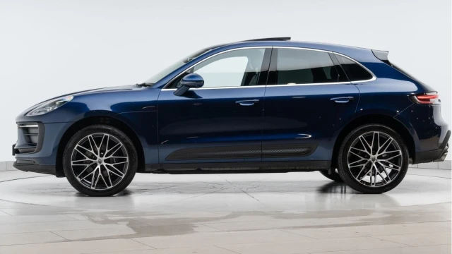 Porsche Macan (71 Reg) 2.0 PDK Image 4