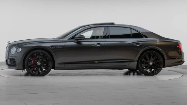 Bentley Flying Spur Mulliner (73 Reg) 6.0 W12 (Blackline) Image 4