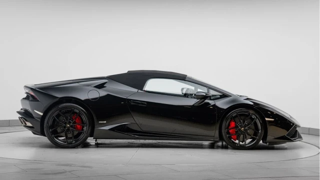 Lamborghini Huracan (17 Reg) 5.2 V10 LP 610-4 Spyder Image 6