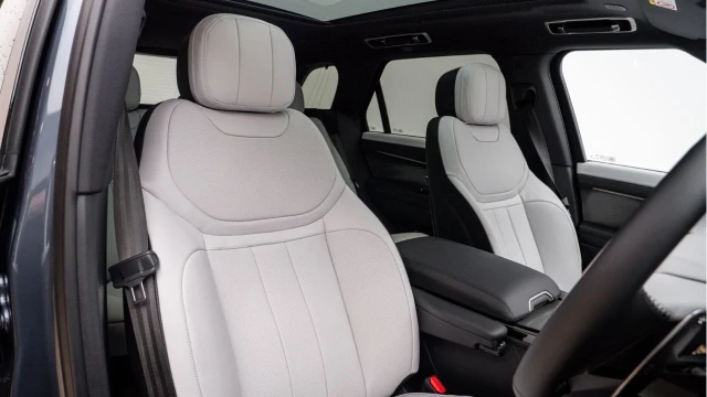 Land Rover Range Rover Sport (75 Reg) 3.0 D300 Dynamic SE (VAT Q) Image 3