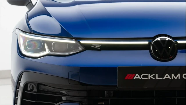 Volkswagen Golf (73 Reg) R 2.0TSI DSG 4Motion Image 8