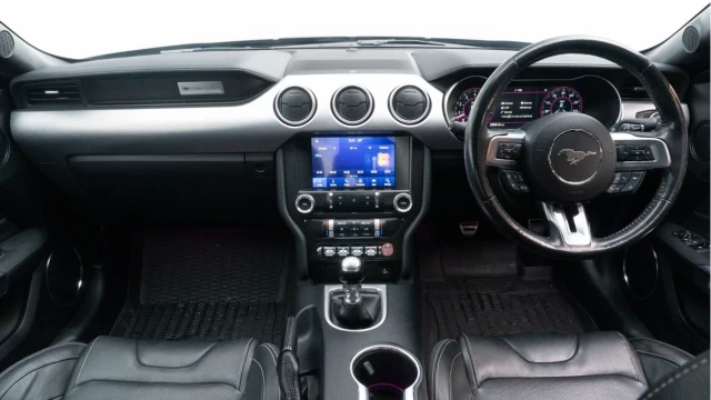 Ford MUSTANG (19 Reg) 5.0 V8 GT Fastback Image 2