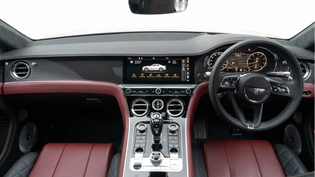 Bentley Continental (23 Reg) 4.0 V8 Coupe (Mulliner) Image 2