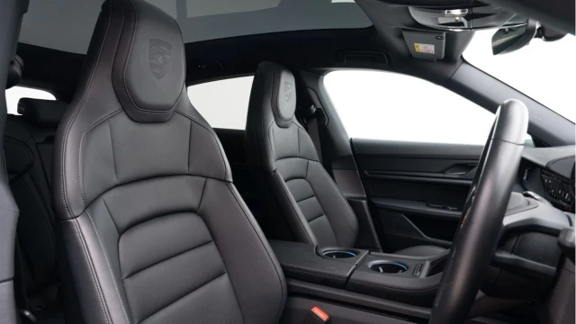 Porsche Taycan (73 Reg) Sport Turismo Image 3