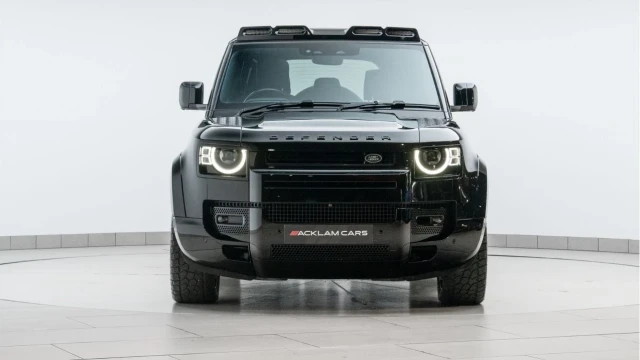 Land Rover Defender (22 Reg) 110 3.0 D300 HSE (Bespoke) Image 7