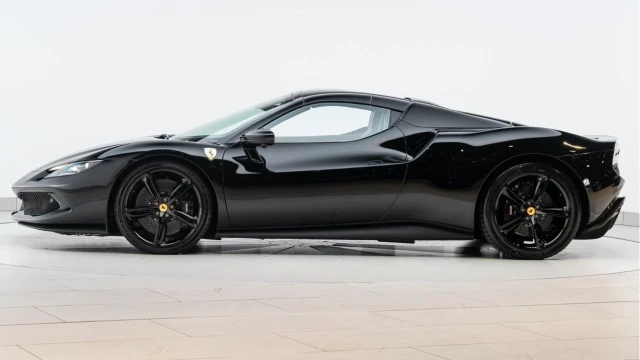 Ferrari 296 (25 Reg) 2.9 V6 GTS Hybrid Spider (VAT Q) Image 4