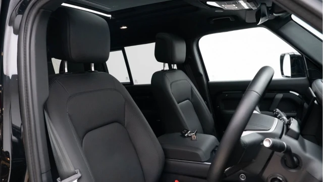 Land Rover Defender (75 Reg) 110 3.0 D350 X-Dynamic HSE (Black Pack) Image 3