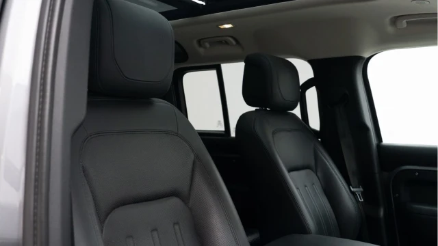 Land Rover Defender (70 Reg) 110 2.0 D240 HSE (7 Seat) Image 3