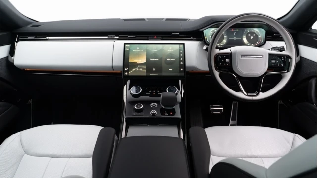 Land Rover Range Rover Sport (23 Reg) 3.0 D300 Dynamic SE Image 2