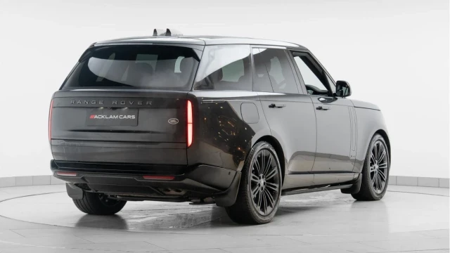 Land Rover Range Rover (72 Reg) 4.4 V8 P530 Autobiography (Shadow Pack) Image 6