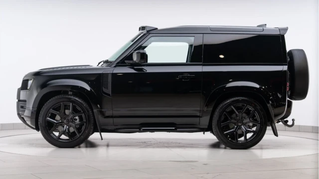Land Rover Defender (25 Reg) 90 3.0 D250 S Hard Top Commercial (3 Seat) (+VAT) Image 5