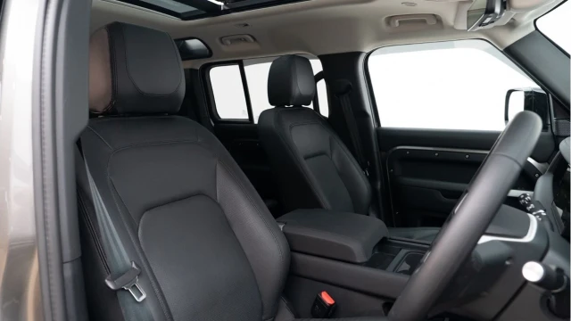 Land Rover Defender (24 Reg) 110 3.0 D250 XS Edition (7 Seat) (Bespoke) Image 3