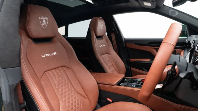 Lamborghini Urus (74 Reg) 4.0 V8 S Image 3