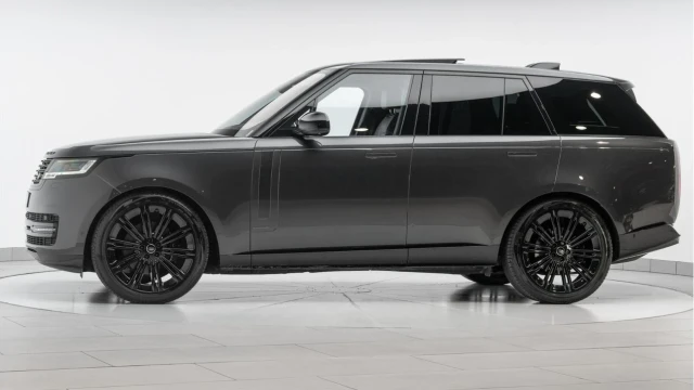 Land Rover Range Rover (23 Reg) 3.0 D350 Autobiography (Shadow Pack) Image 4